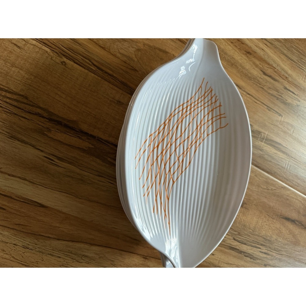 Set of 5 Retro Plastic Serving Bowls White‎ with Orange Leaf Design 10"